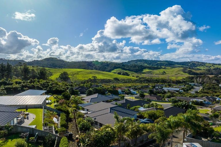 Photo of property in 31 Beachwood Drive, Hatfields Beach, Orewa, 0931