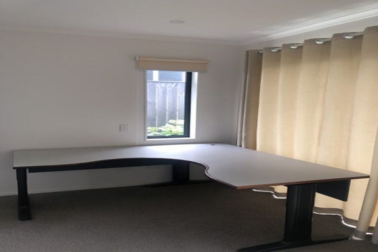 Photo of property in 10 Carthey Road, Wainui, 0932