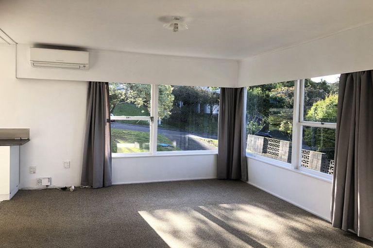 Photo of property in 1/36 Girrahween Drive, Totara Vale, Auckland, 0629