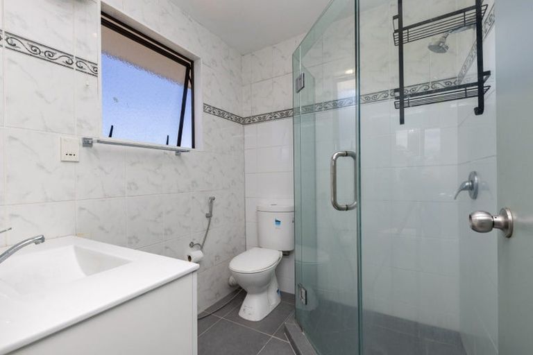 Photo of property in 8 Tane Street, New Lynn, Auckland, 0600