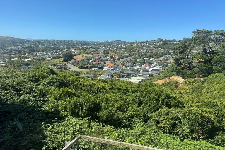 Photo of property in 73 Erlestoke Crescent, Churton Park, Wellington, 6037