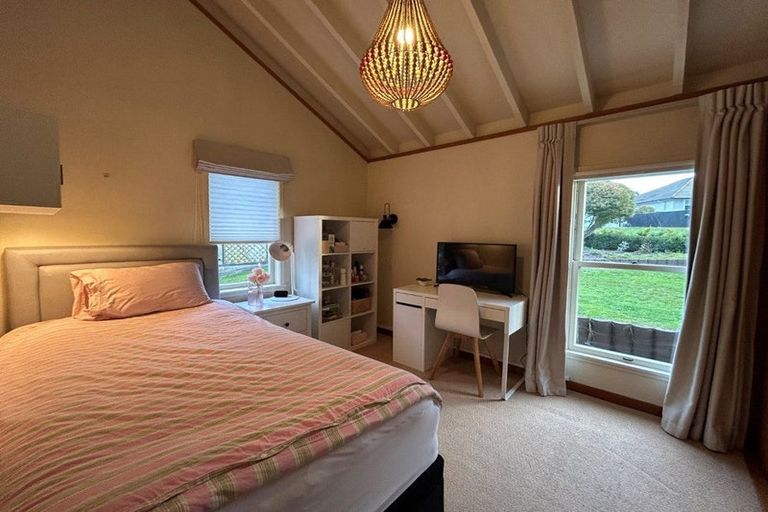 Photo of property in 19 Tauroa Road, Havelock North, 4130