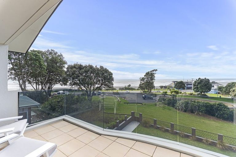 Photo of property in 1 Arden Place, Oakura, 4314