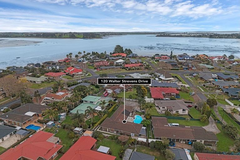 Photo of property in 120 Walter Strevens Drive, Conifer Grove, Takanini, 2112