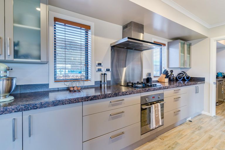 Photo of property in 10 Hardacre Place, Omarama, 9412