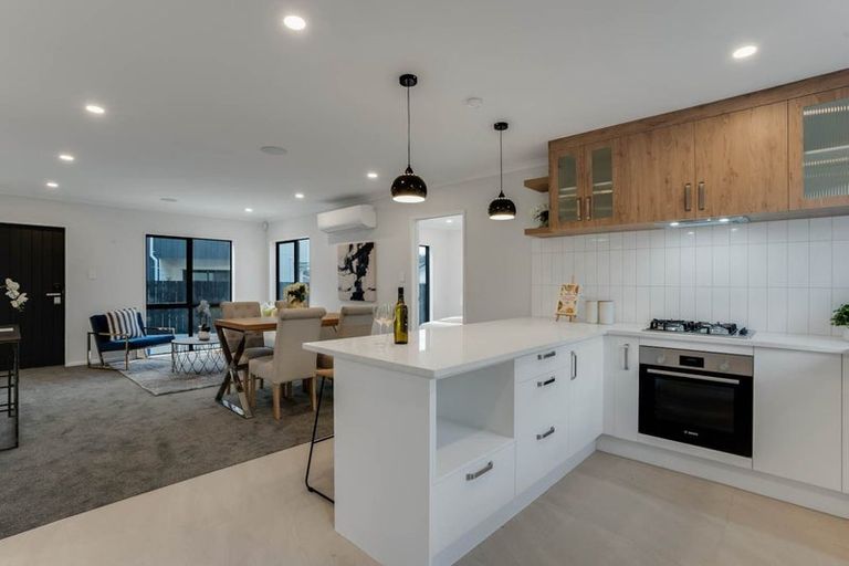 Photo of property in 6c Becker Drive, Weymouth, Auckland, 2103