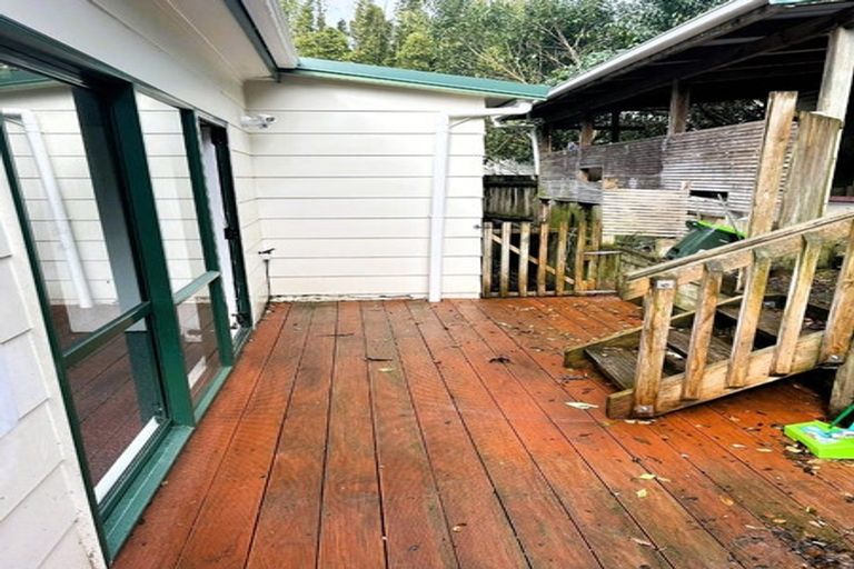 Photo of property in 5 Lysander Crescent, Beach Haven, Auckland, 0626