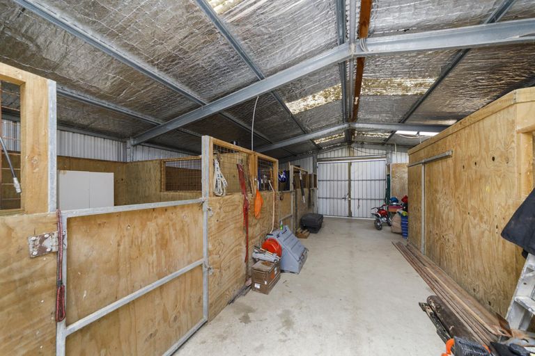 Photo of property in 33 Silkwood Place, Fitzherbert, Palmerston North, 4410