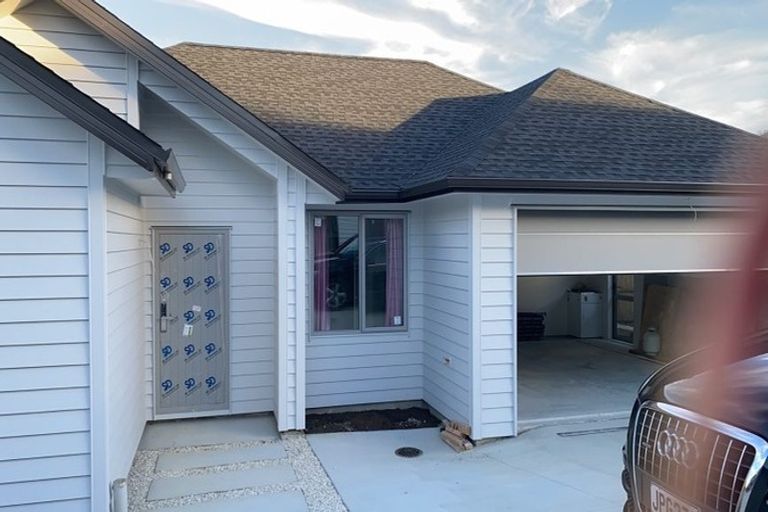 Photo of property in 4 Han Court, Glen Eden, Auckland, 0602