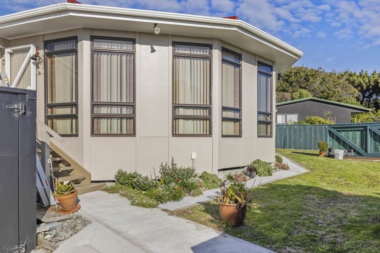 Photo of property in 24 Scott Avenue, Otaki Beach, Otaki, 5512