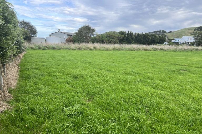 Photo of property in 21 Seaview Road, Herbertville, 4970