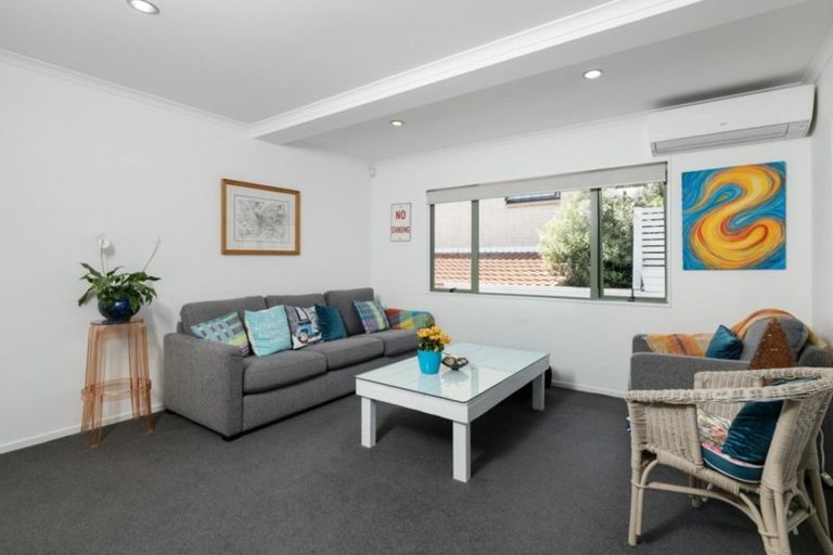 Photo of property in 4b Sunbrae Grove, Mount Maunganui, 3116