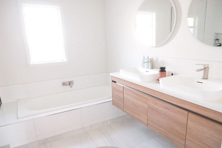 Photo of property in 15 Manor Place, Bryndwr, Christchurch, 8053