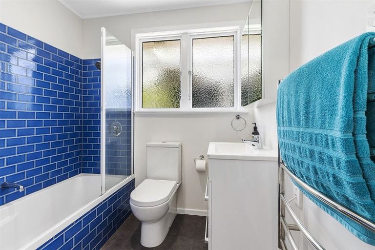 Photo of property in 65 Airlie Road, Plimmerton, Porirua, 5026