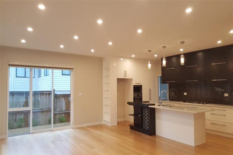 Photo of property in 2 Golden Morning Drive, Albany Heights, Auckland, 0632