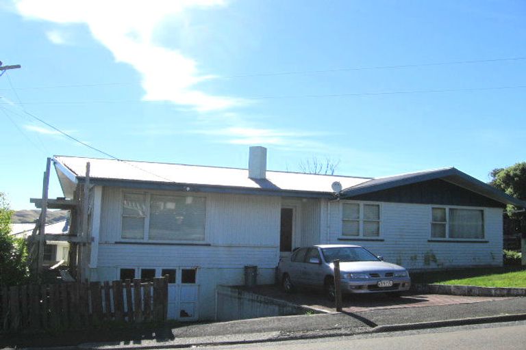 Photo of property in 6 Beazley Avenue, Paparangi, Wellington, 6037