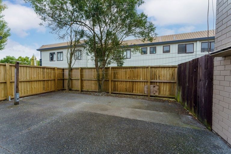 Photo of property in 4/35 Brockworth Place, Riccarton, Christchurch, 8011