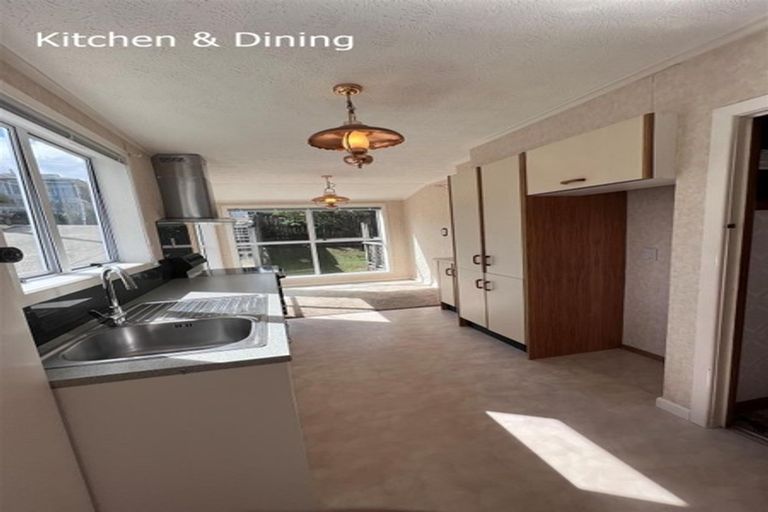 Photo of property in 106 Golf Road, New Lynn, Auckland, 0600