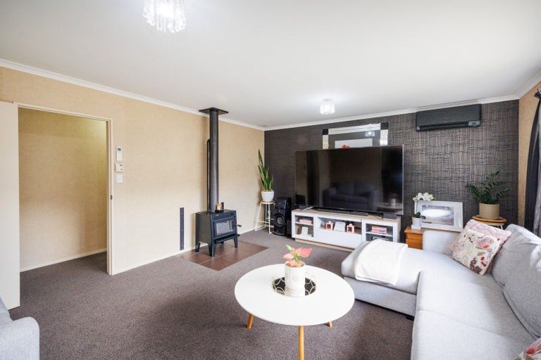 Photo of property in 10 Boston Parade, Kelvin Grove, Palmerston North, 4414