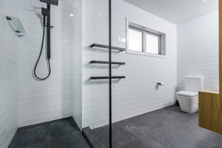 Photo of property in 38 Seacliffe Avenue, Belmont, Auckland, 0622