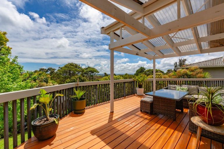 Photo of property in 1141 Scenic Drive North, Swanson, Auckland, 0816