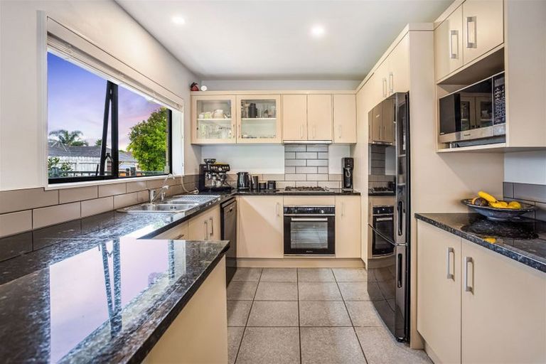 Photo of property in 68 South Kensington Way, Henderson, Auckland, 0612