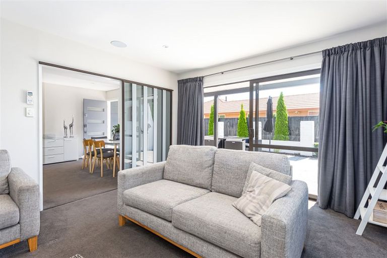 Photo of property in 9 Wakelin Place, Redwood, Christchurch, 8051