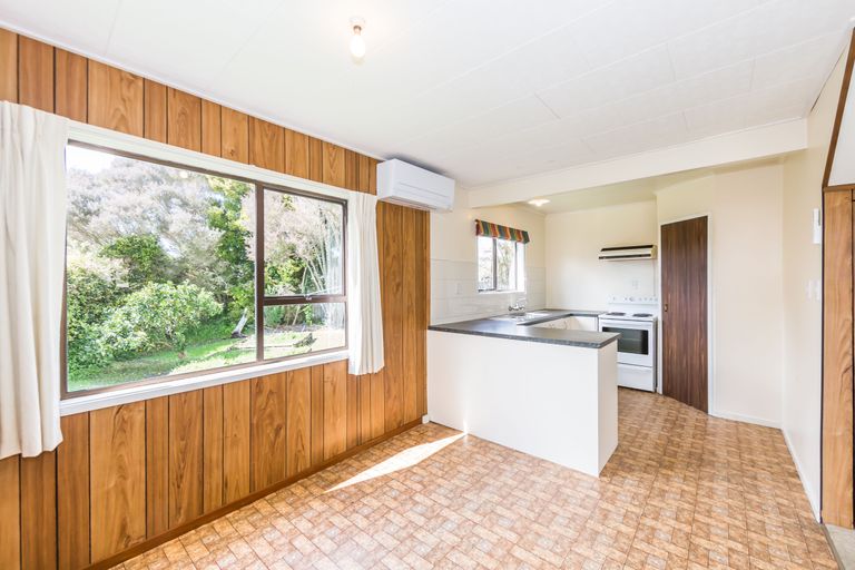 Photo of property in 28 Kauri Crescent, Snells Beach, 0920