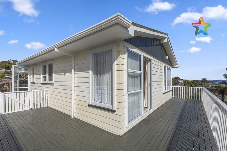 Photo of property in 5 Timaru Grove, Kelson, Lower Hutt, 5010