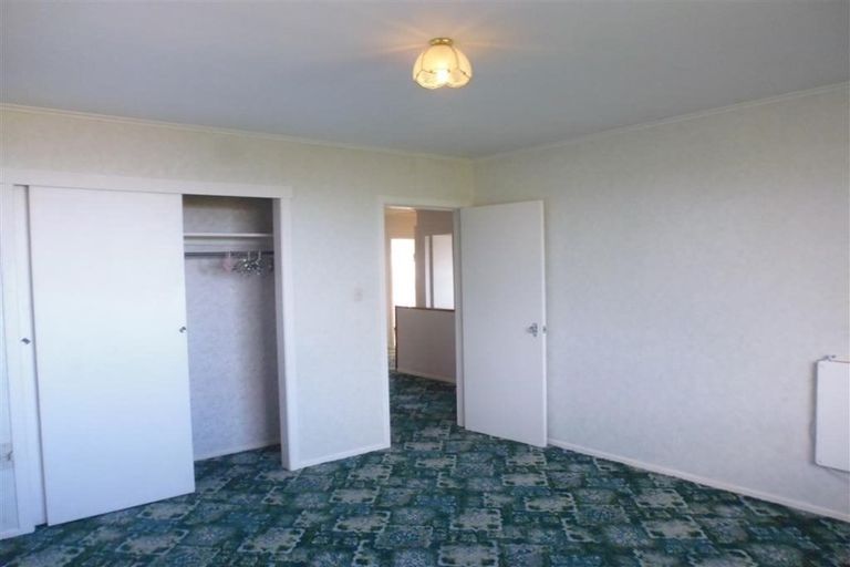 Photo of property in 6 Banksia Grove, Maungaraki, Lower Hutt, 5010