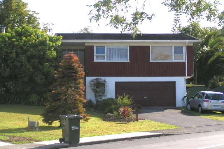 Photo of property in 74 Meadowvale Avenue, Forrest Hill, Auckland, 0620