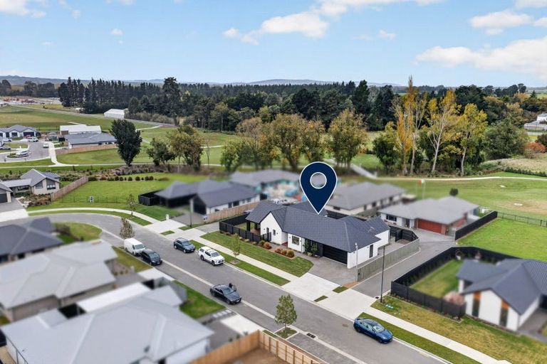 Photo of property in 28 Inch Crescent, Rangiora, 7400