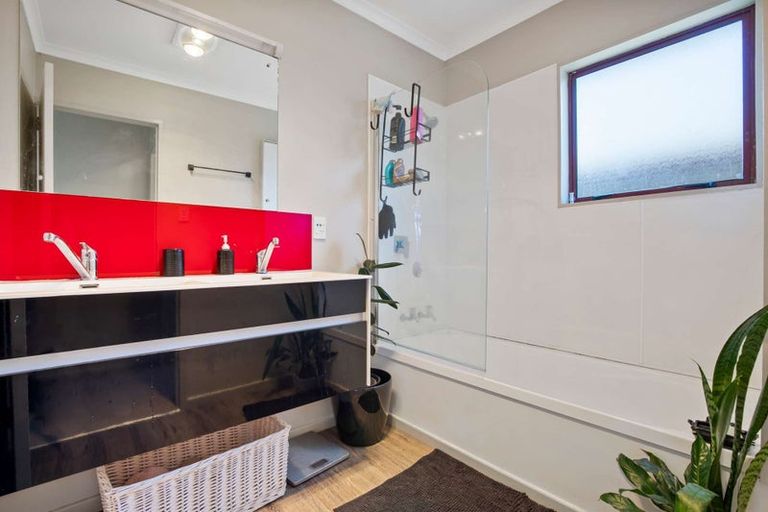 Photo of property in 28b Dingadee Street, Welcome Bay, Tauranga, 3112