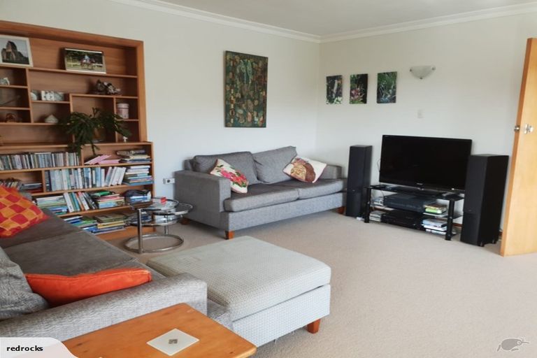 Photo of property in 8 Winston Street, Crofton Downs, Wellington, 6035