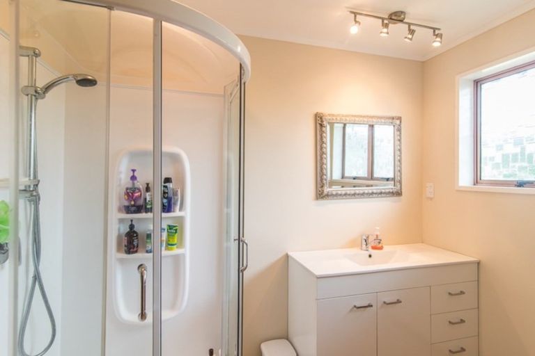 Photo of property in 29 Frimley Terrace, Waikanae Beach, Waikanae, 5036