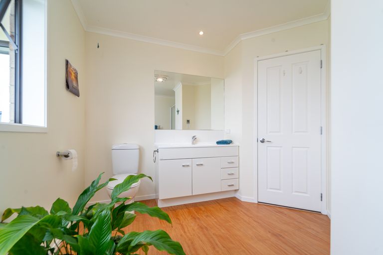 Photo of property in 27 Carrington Drive, Carterton, 5713