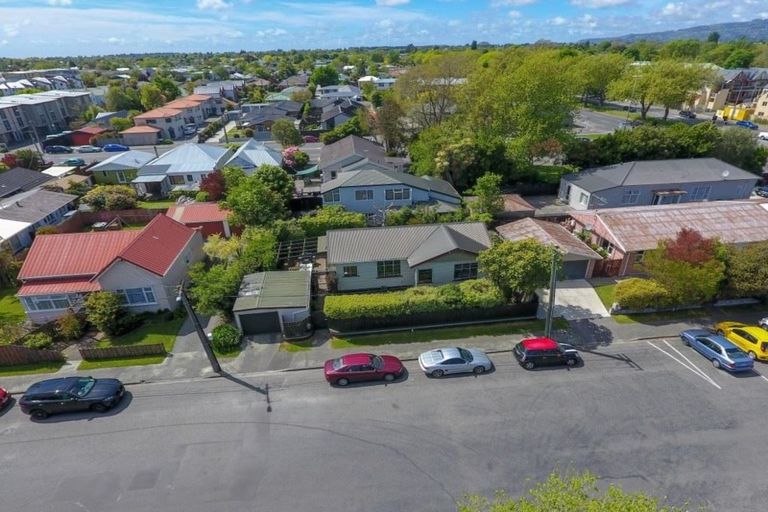 Photo of property in 12 Packe Street, Edgeware, Christchurch, 8013