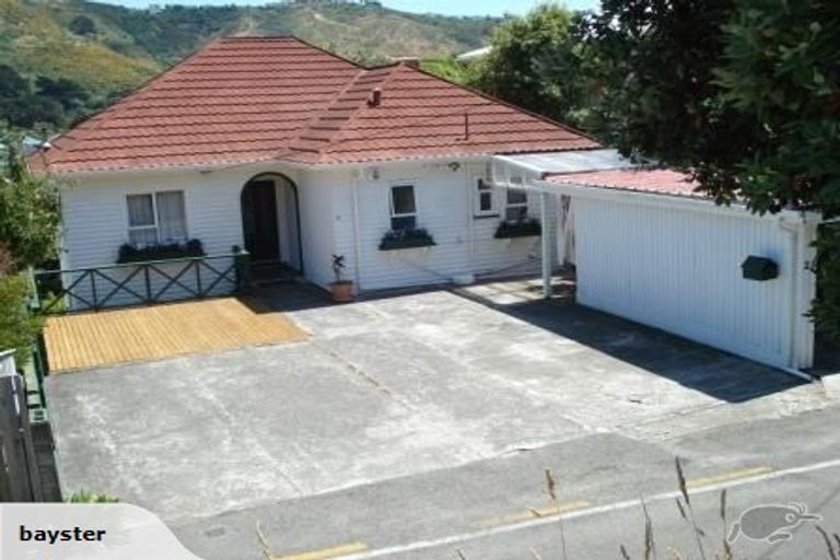 Photo of property in 28 Melbourne Road, Island Bay, Wellington, 6023