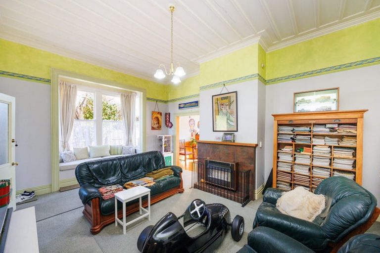Photo of property in 357 Featherston Street, Palmerston North, 4414