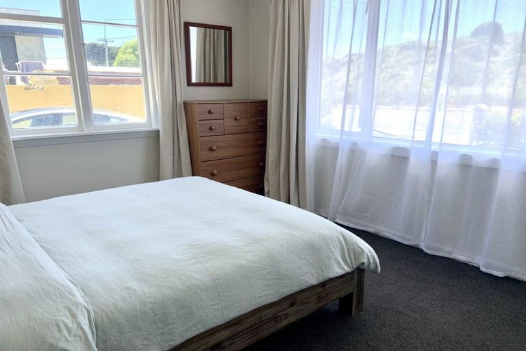 Photo of property in 154 Marine Parade, New Brighton, Christchurch, 8083