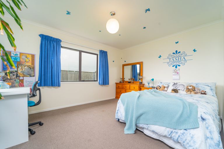 Photo of property in 27 Carrington Drive, Carterton, 5713