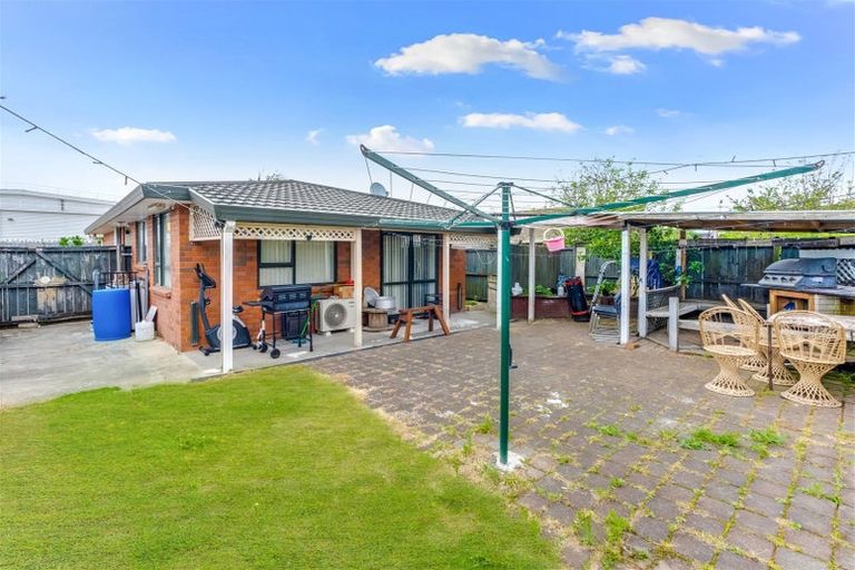 Photo of property in 17 Robert Ross Place, Clendon Park, Auckland, 2103