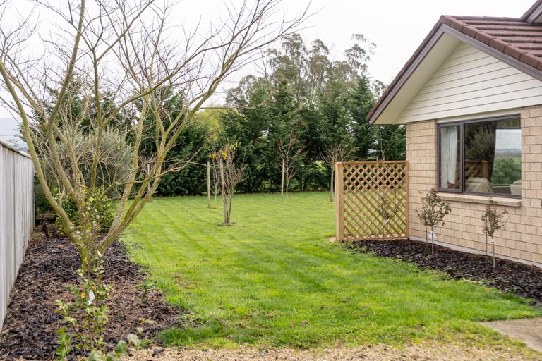 Photo of property in 27 Carrington Drive, Carterton, 5713