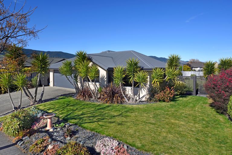 Photo of property in 31 Monaco View, Stoke, Nelson, 7011