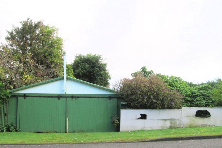 Photo of property in 6 Winara Avenue, Waikanae, 5036
