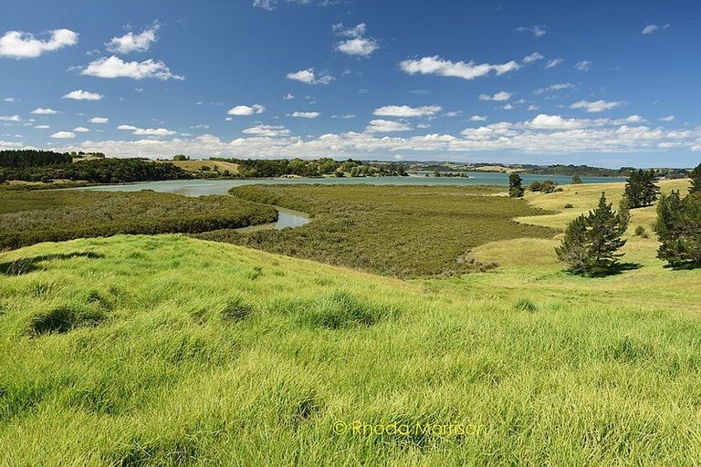 Photo of property in 1 Matahehe Lane, Tinopai, 0593