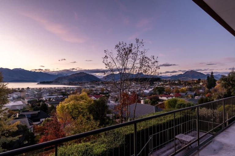 Photo of property in 7 Botting Place, Wanaka, 9305