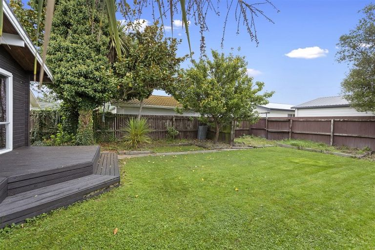 Photo of property in 5 Banks Place, Rangiora, 7400