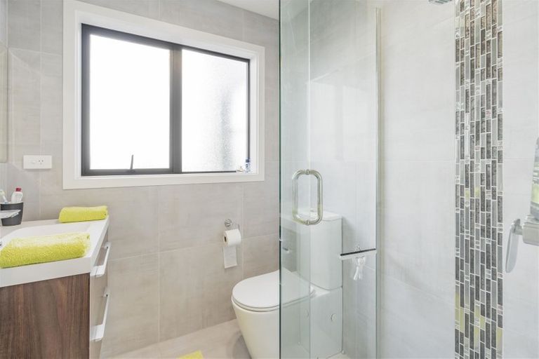 Photo of property in 15 Van Rixel Drive, Kumeu, 0810