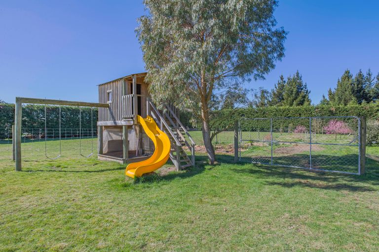 Photo of property in 16 Oak Street, Orari, Geraldine, 7992